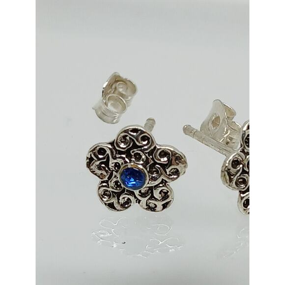 Vintage Estate Jewelry NOS .925 Sterling Silver Light Blue Crystal New Earrings - Picture 3 of 9